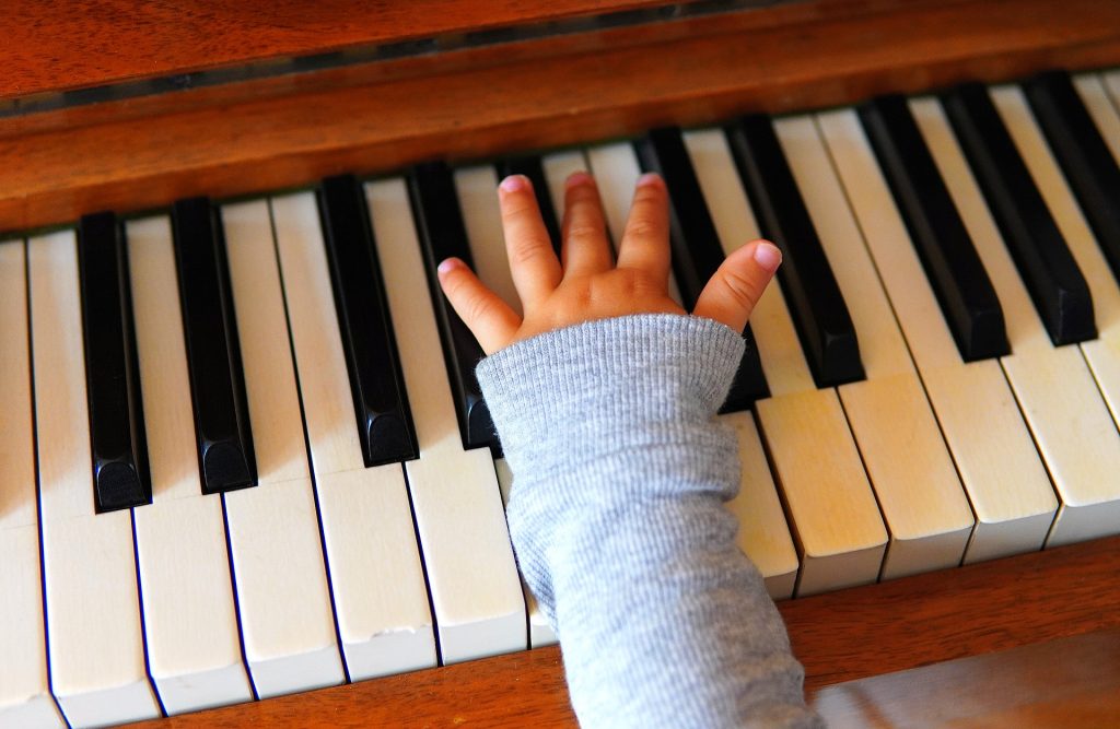 Learn To Play The Piano On Your Cell Phone
