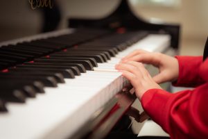Learn To Play The Piano On a Cell Phone